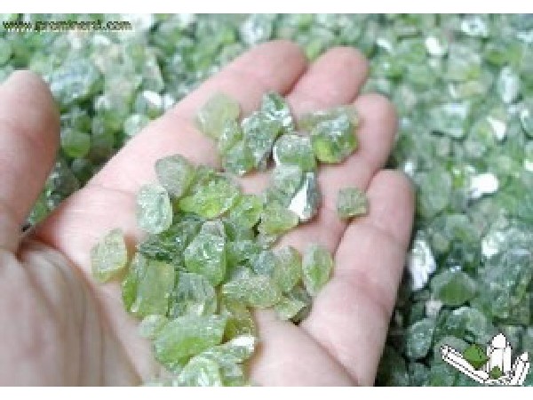 CRISTALES OLIVINO O PERIDOTO (50gr)