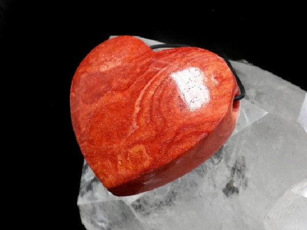 COLGANTE CORAZÓN CORAL MANZANA GRANDE