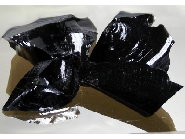 Masivo obsidiana negra mediana/grande (2kg)