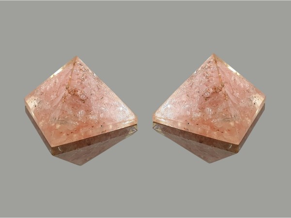 Piramide orgonite cuarzo rosa 25/35mm