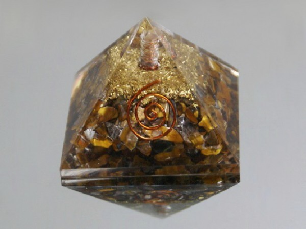 PIRAMIDE ORGONITE 9x9cm OJO DE TIGRE