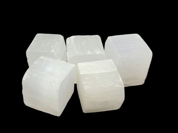 Trozos selenita natural cubo (1kg)