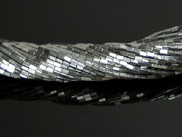 Hilo rectangulo hematite color plata